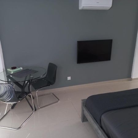 פאראלימני Modern Studio Apartment Armonia Court מראה חיצוני תמונה