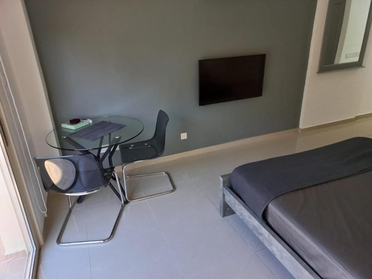 פאראלימני Modern Studio Apartment Armonia Court מראה חיצוני תמונה