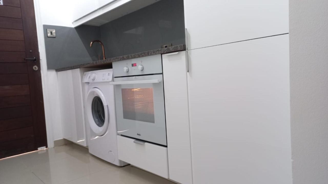 פאראלימני Modern Studio Apartment Armonia Court מראה חיצוני תמונה